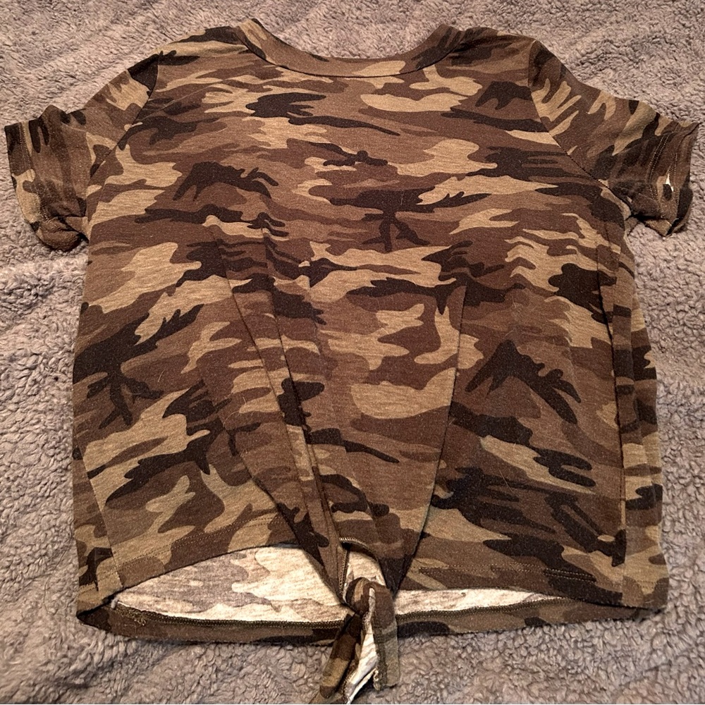 WOMEN’S/ GIRLS SWTEE SIZE XS LIKE NEW WORN ONCE. $15